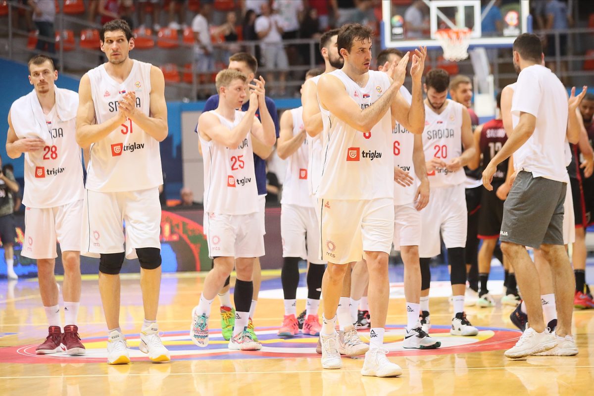 Košarkaši Srbije nakon poraza od Belgije